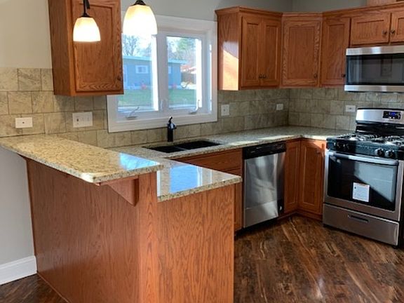 4th image of 455 Shabbona Dr