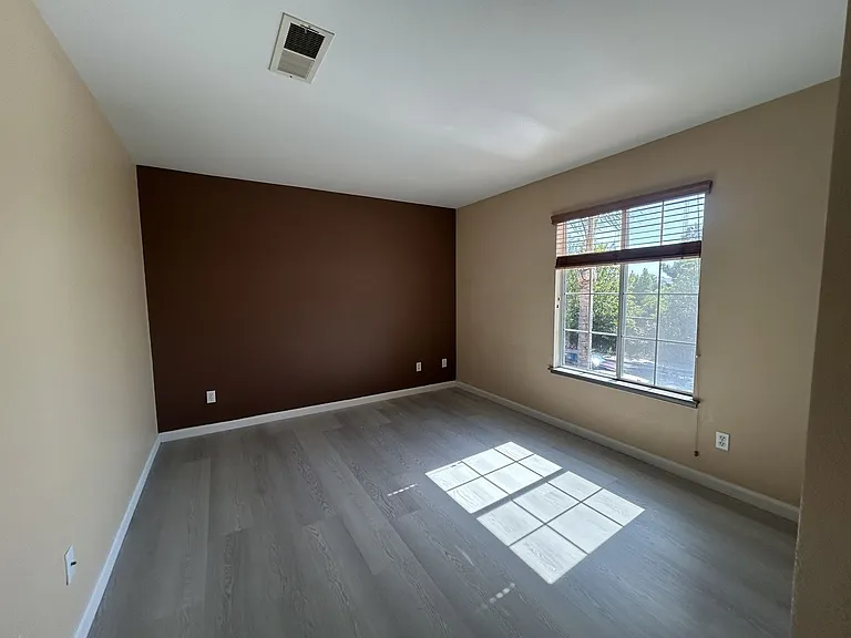 37978 Spur Dr — Photo 37