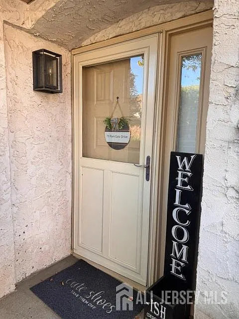 2 bed, 2.5 bath, 1486 sqft, $3,200 — Photo 2