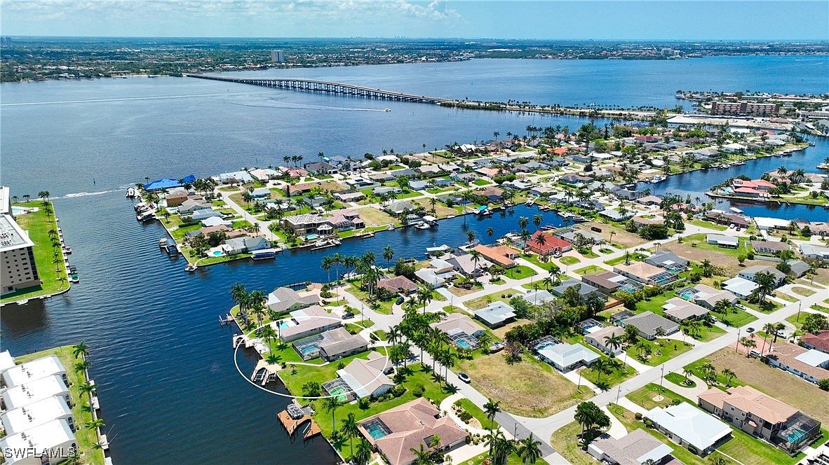 1921 SE 44th St, Cape Coral, FL 33904 | MLS #224043305 | Zillow