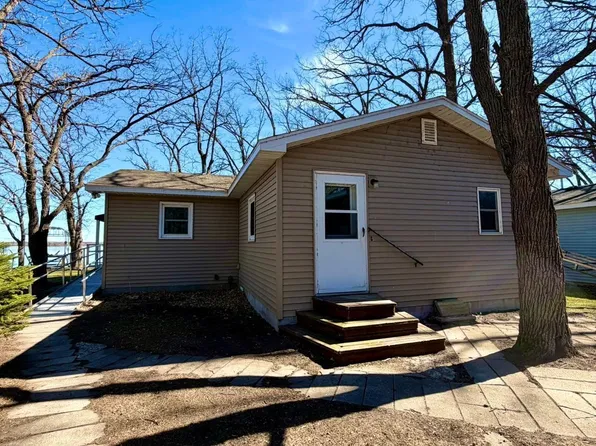 36678 Oak Point Dr, New York Mills, MN 56567