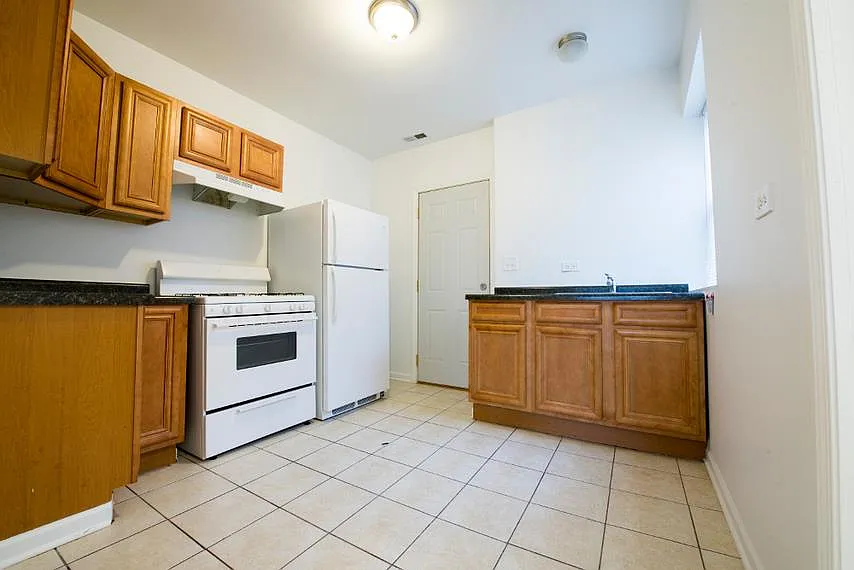 9244 S Saginaw Ave #2192707 photo 1