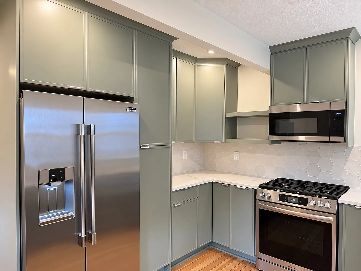 2 bed, 1.5 bath, 1350 sqft, $2,950 — Photo 3