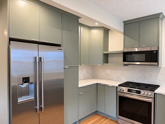 3rd image of 1904 SE Alder St #B