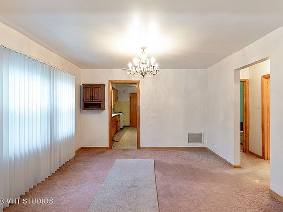4th image of 741 Ashland Ave