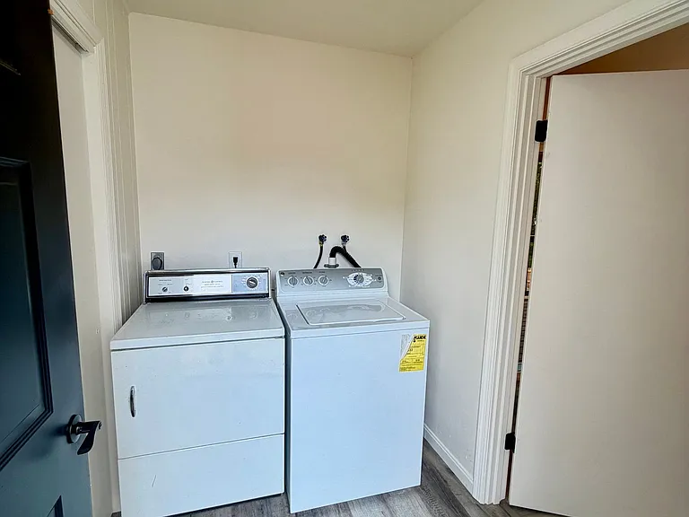 673 S Cedar St — Photo 17