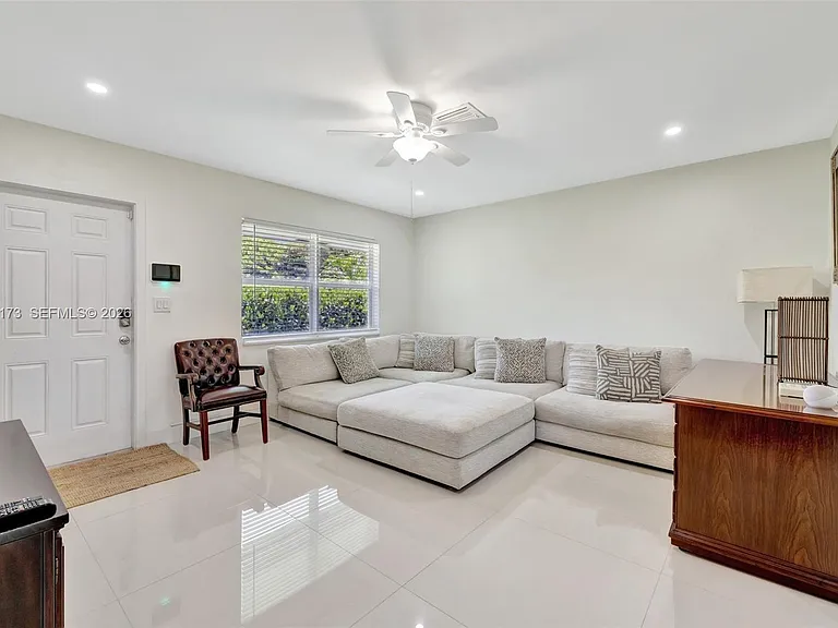 1500 SW 6th Ave #1500 — Photo 8