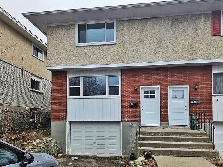 2700 Howe St — Photo 15