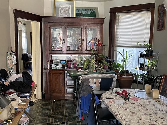 4th image of 1513 N Avers Ave