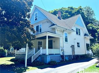 32 White St, Fredonia, NY 14063