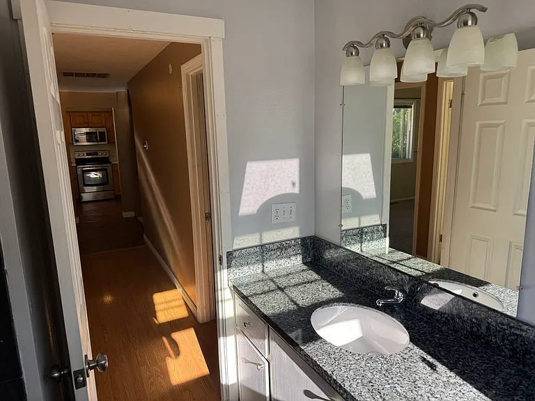 4218 NE Meadow Ln — Photo 23