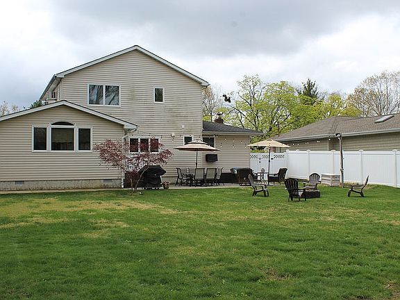 2nd image of 101 Beechwood St