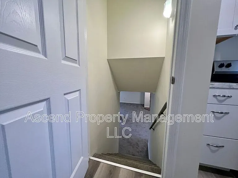 903 Valerie Ln — Photo 13