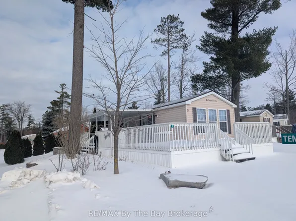 2 White Pines Trl, Wasaga Beach, ON L9Z 1X7