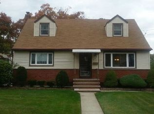 240 28th St, Copiague, NY
