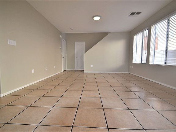 2nd image of 5006 Tioga Pass Ave