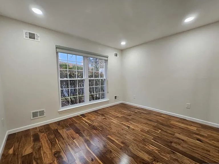 1526 Westgate Dr #1526 — Photo 4