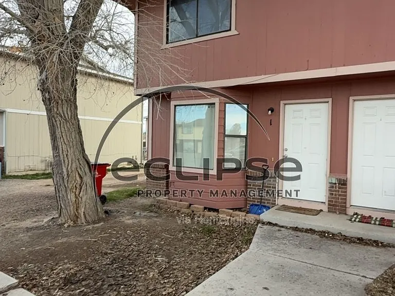 3247 Main St #1 — Photo 1