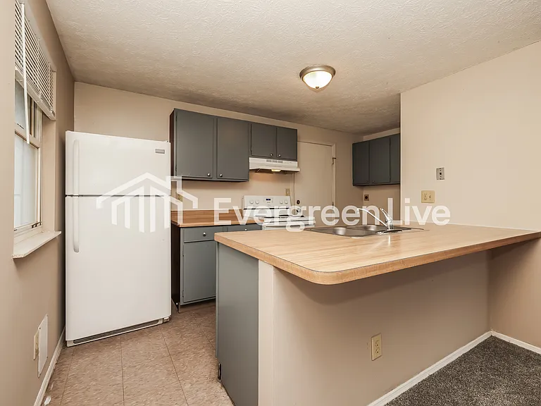 8119 Mount Hood — Photo 7