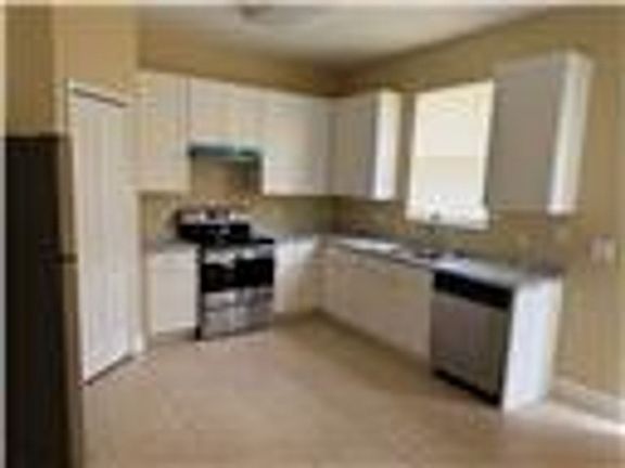 2nd image of 933 Whispering Cypress Ln