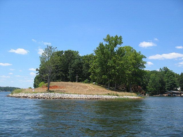2nd image of 1090 Lake Shore Dr