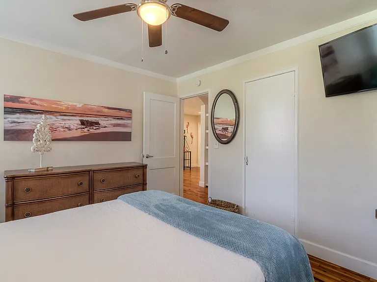 1521 Moravia Ave — Photo 8