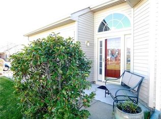 5 Merlot Ct, Monroe Twp, NJ 08831