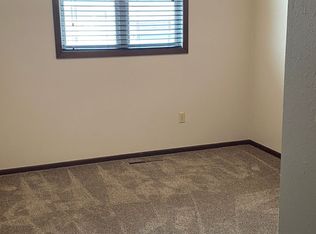 969 Custer St, Dickinson, ND 58601