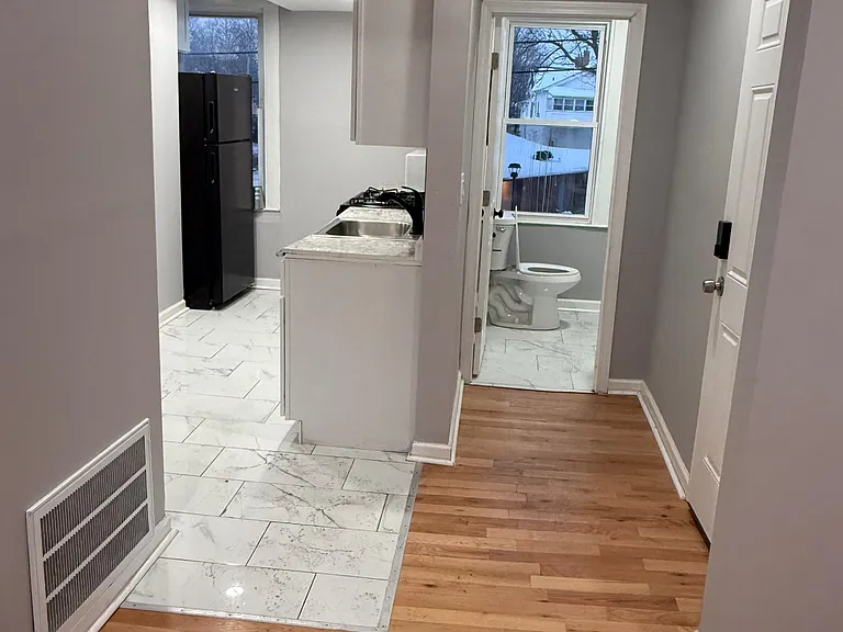 50 Daisy St #2 — Photo 5