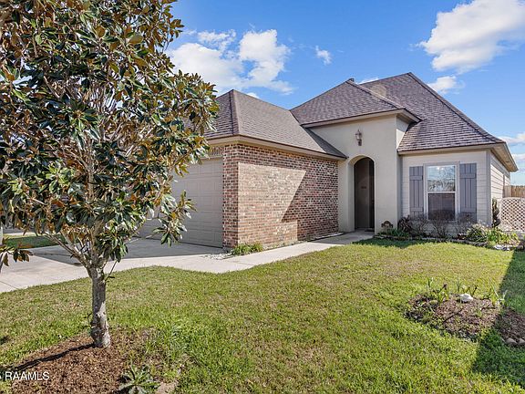 2nd image of 806 Highland View Dr