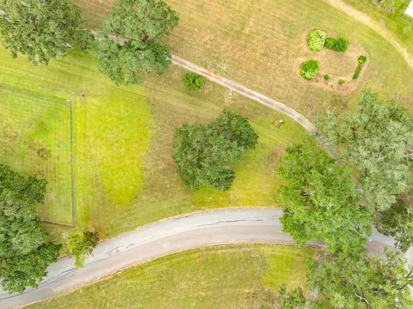 2268 Sunset Oaks Dr, West Columbia, TX 77486