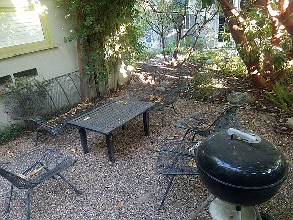 3rd image of 668 Westminster Ave