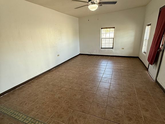 2nd image of 823 E Picacho Ave