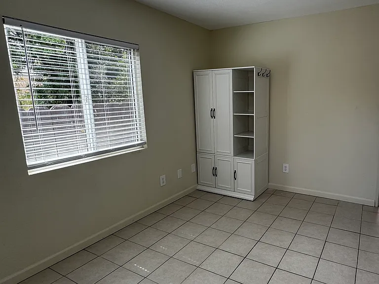 5527 Bolivar St — Photo 2