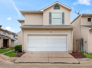 1403 Romo Plz, Dallas, TX 75211