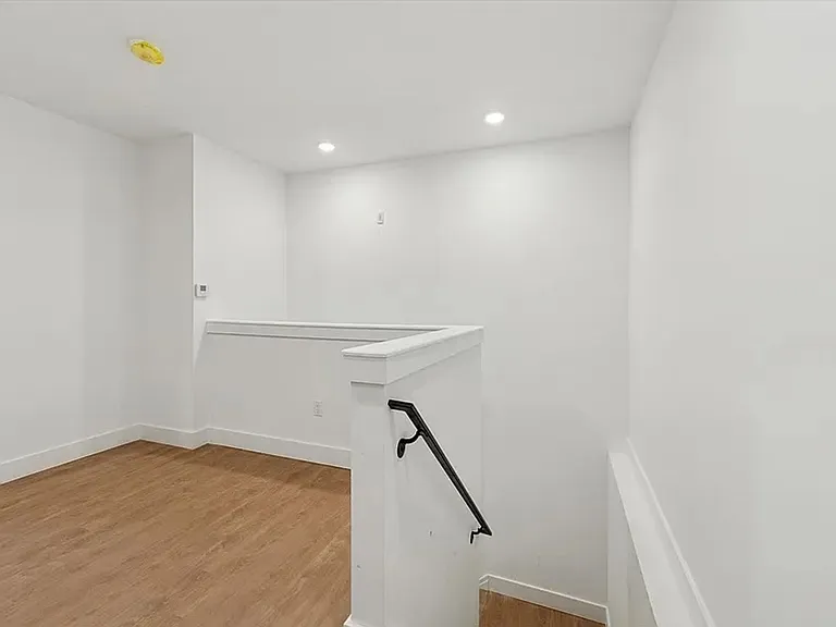 Brand New Construction Olde Kensington — Photo 11