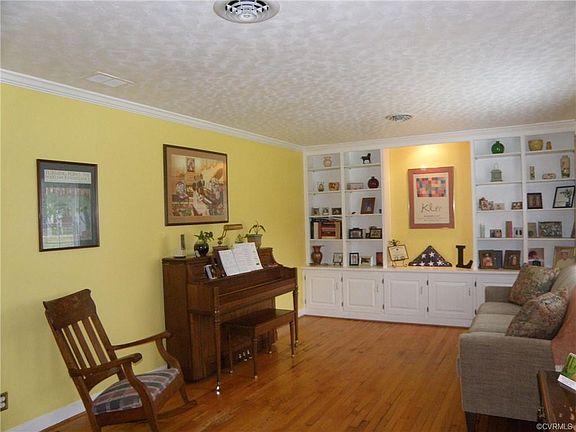5th image of 8905 Milbrae Pl