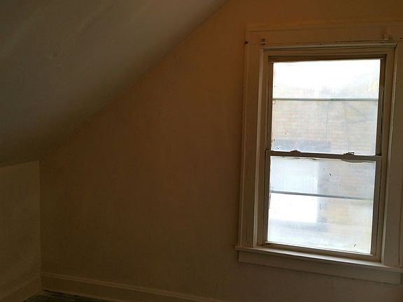 4th image of 3604 E 12th St