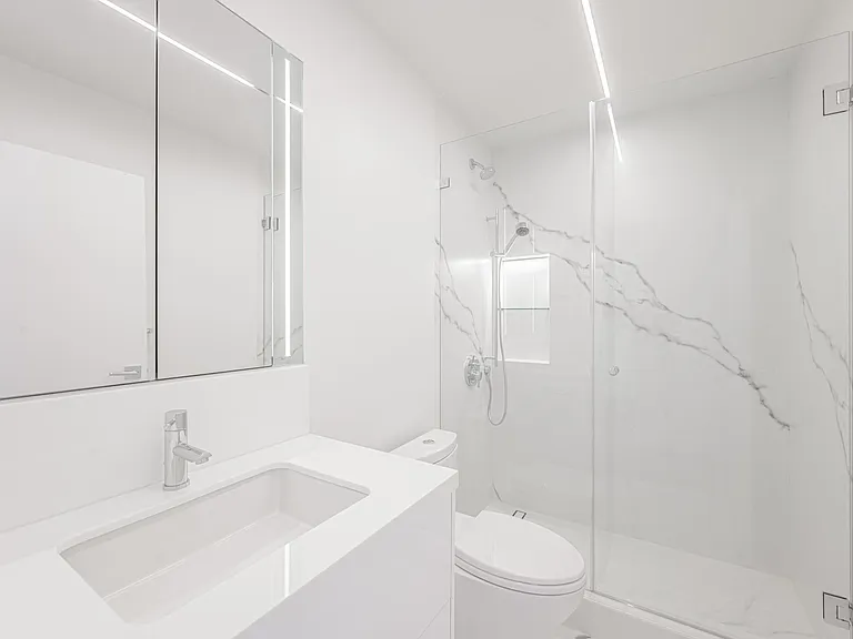 UrbanLux Hollywood Premium — Photo 23