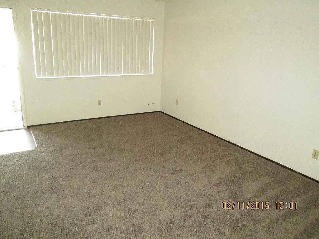 3 bed, 2.5 bath, 1100 sqft, $2,195 — Photo 2
