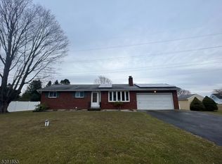 8 Abrams Rd, Milford, NJ 08848