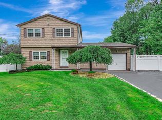 196 Syracuse Ave, Medford, NY 11763