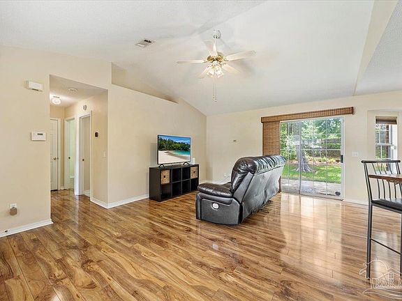 5th image of 416 Elcino Dr
