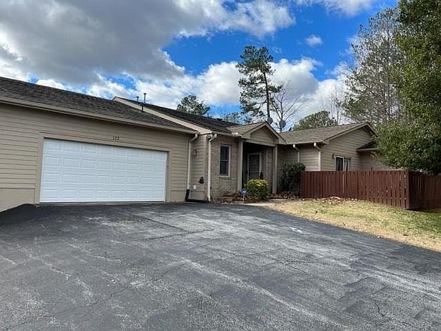 1st image of 122 Glenwood Cir