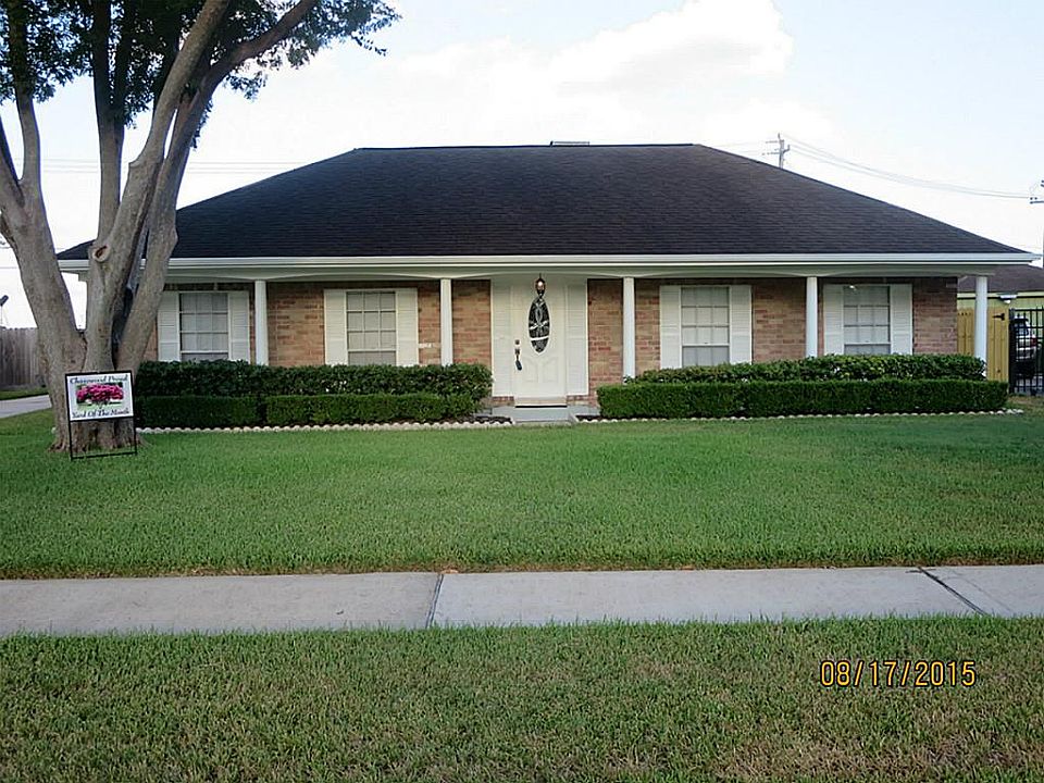 1st image of 15211 Ridingwood Dr