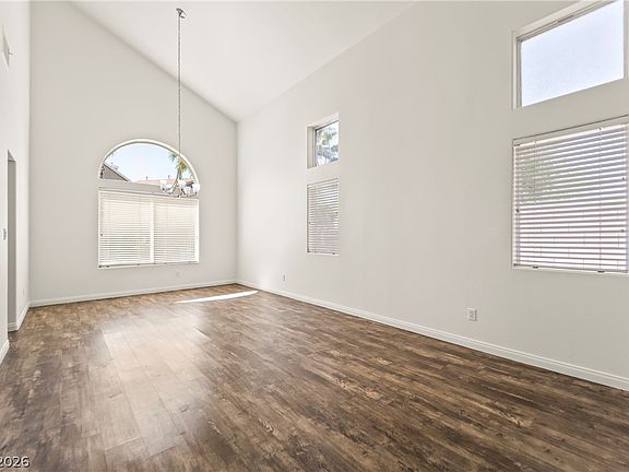 5th image of 233 Horizon Peak Dr
