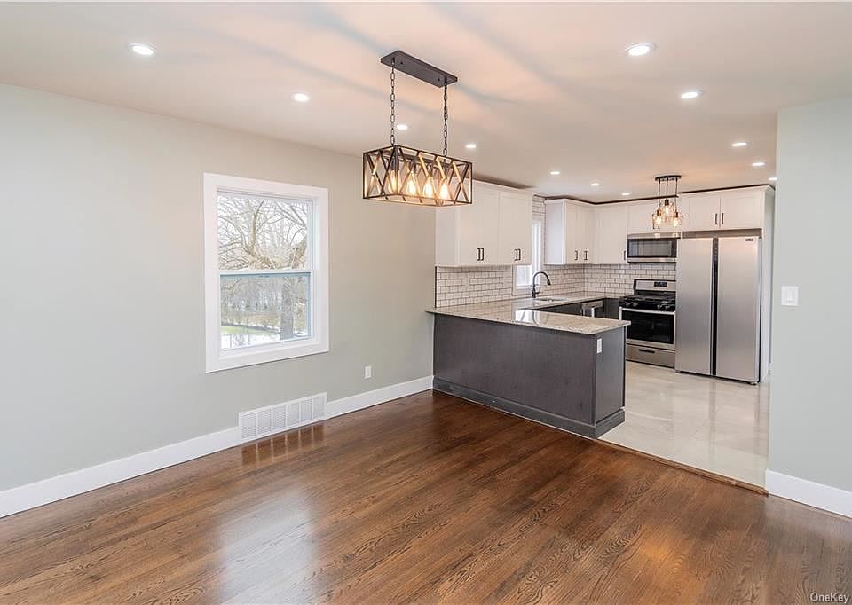 1st image of 174 Rockwell Ave