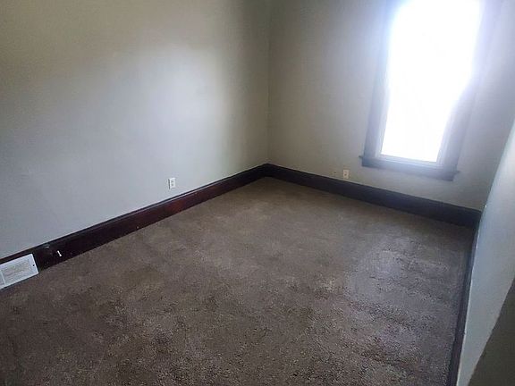 5th image of 2560-2562 N 40th St #2560