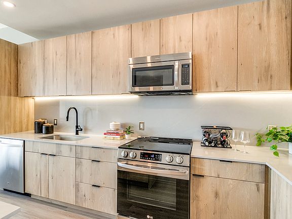 2nd image of 3181 E Lemmon Ave #321