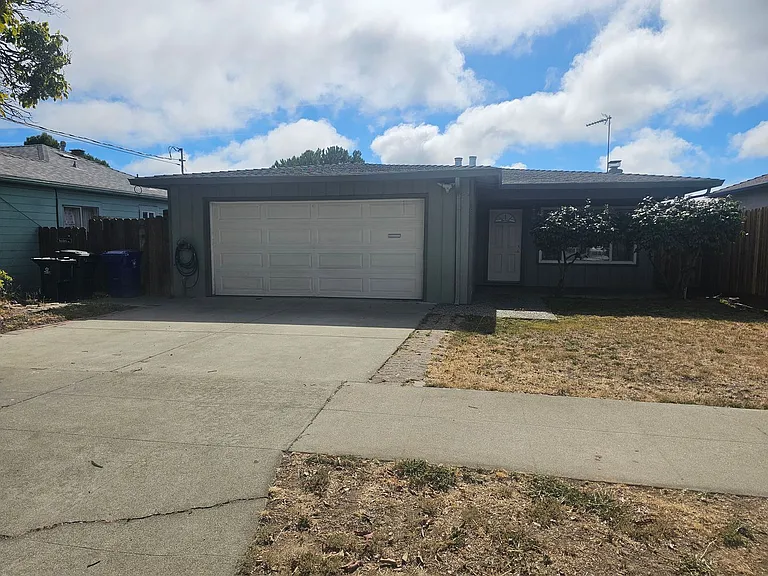 967 Kern St — Photo 1